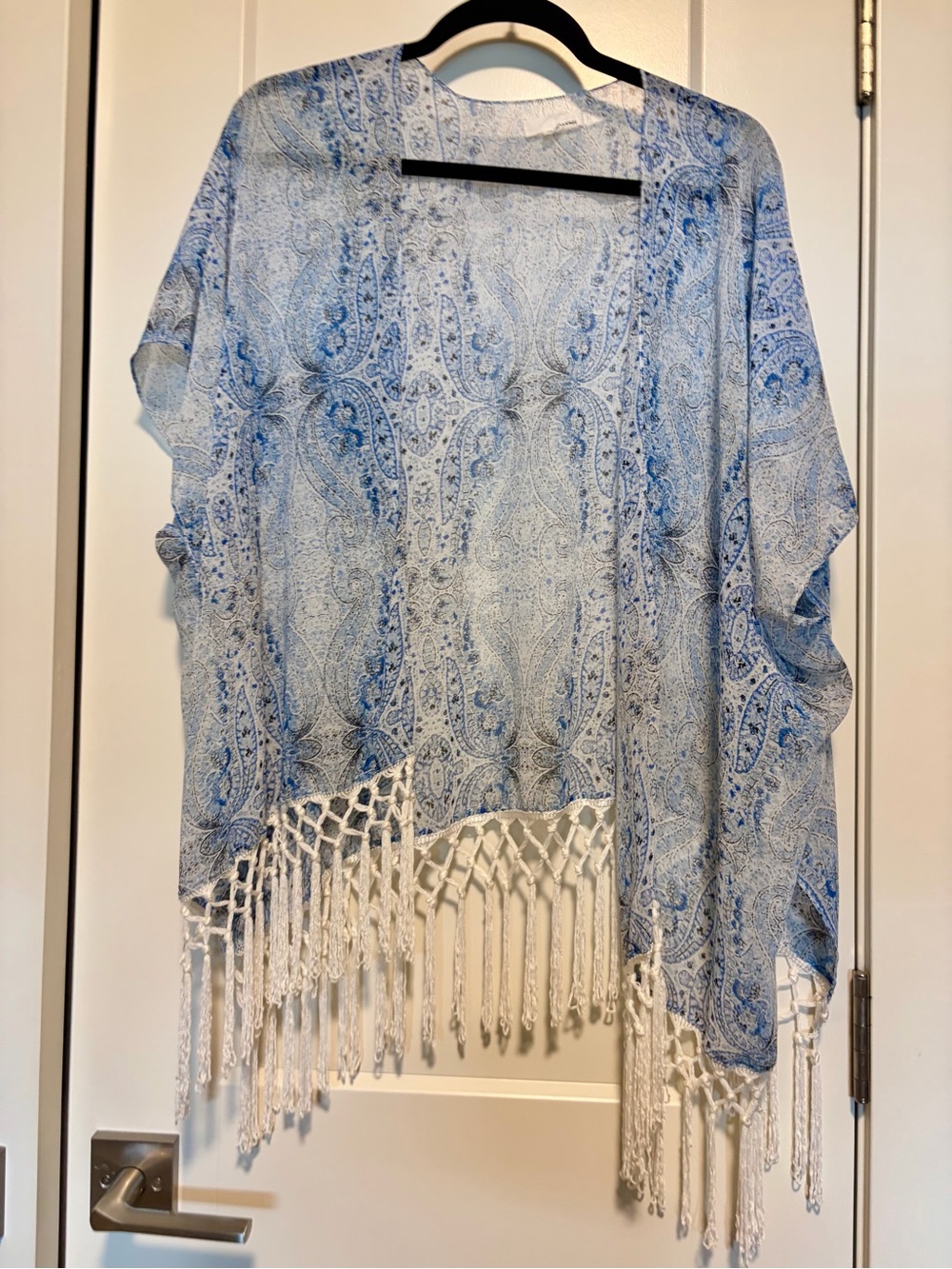 2/$15 🍍 Garage Shawl / Beach Cover Up